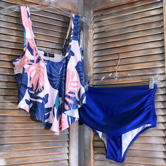 Feel Qual Swimsuit - Picture 1 of 4